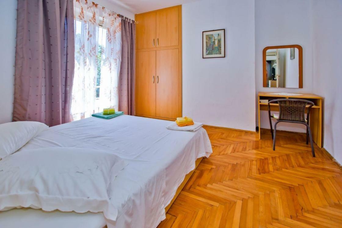Apartments Jacky ฮวาร์ ภายนอก รูปภาพ