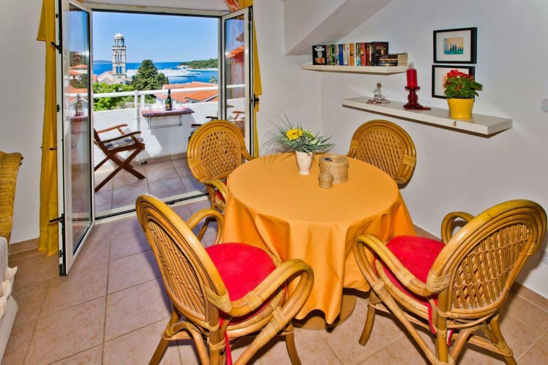 Apartments Jacky ฮวาร์ ภายนอก รูปภาพ
