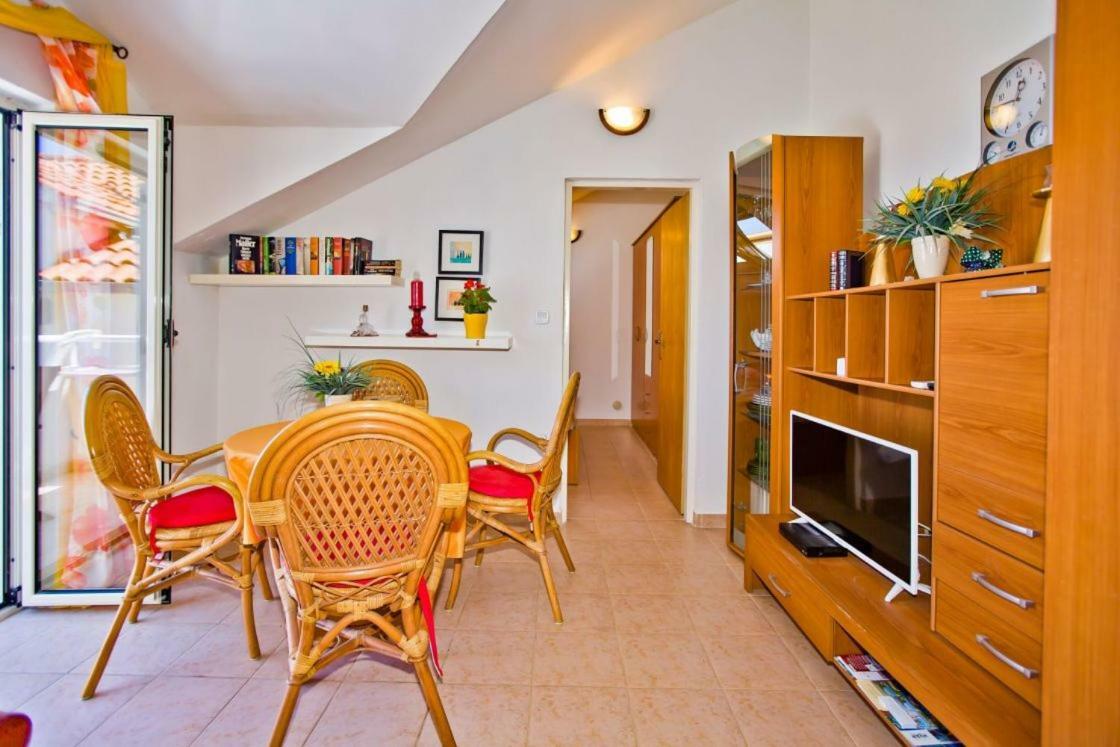 Apartments Jacky ฮวาร์ ภายนอก รูปภาพ