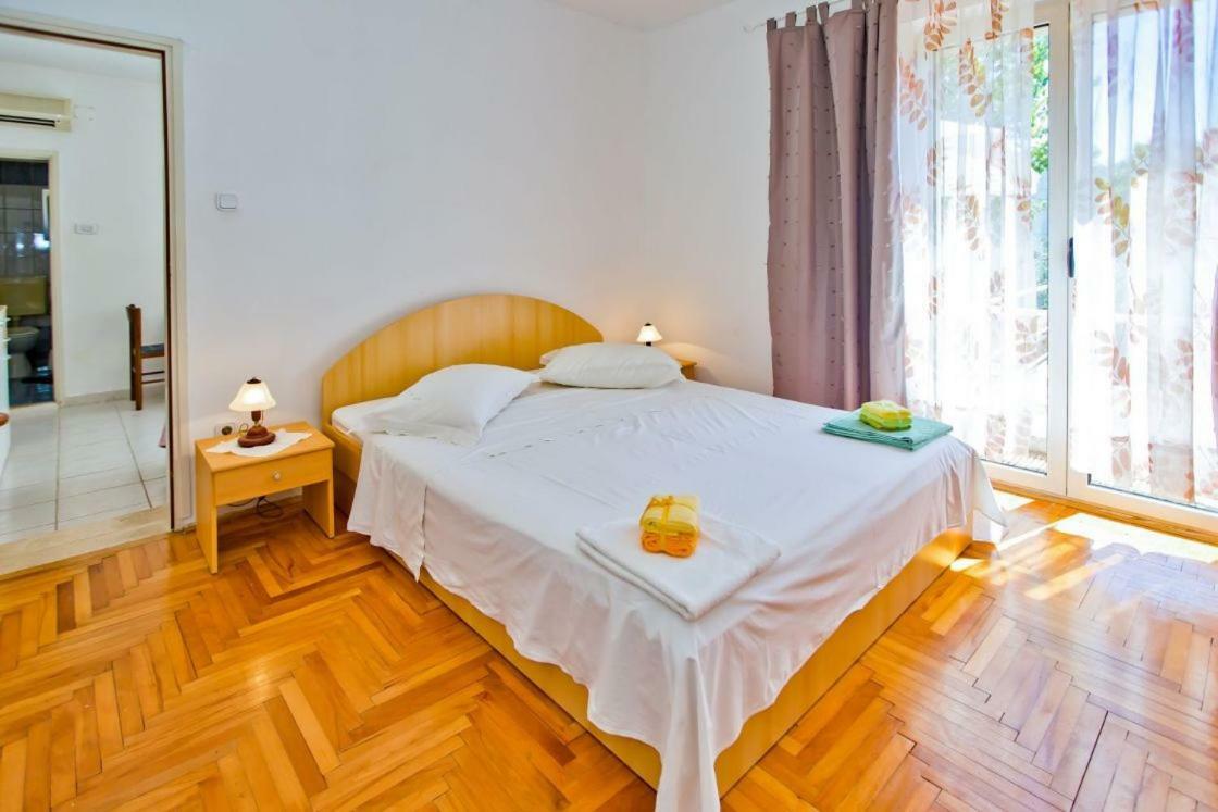 Apartments Jacky ฮวาร์ ภายนอก รูปภาพ